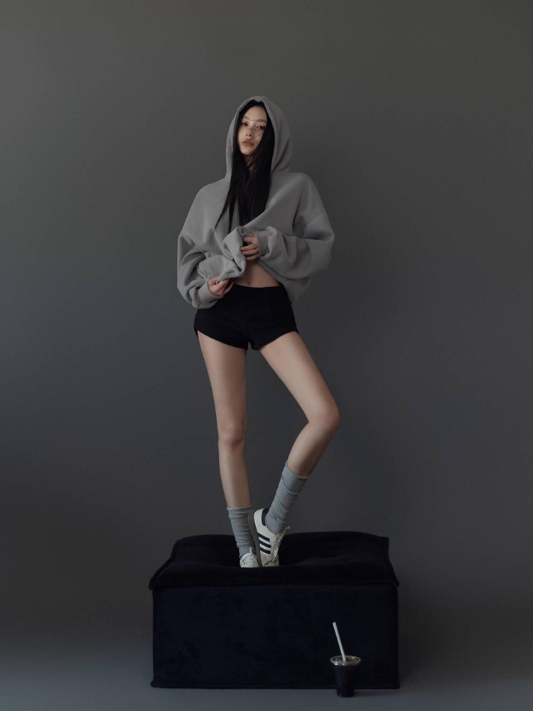 Gray Mood Portrait Theme Photo - Ethnic Fashion Studio 评论和价格